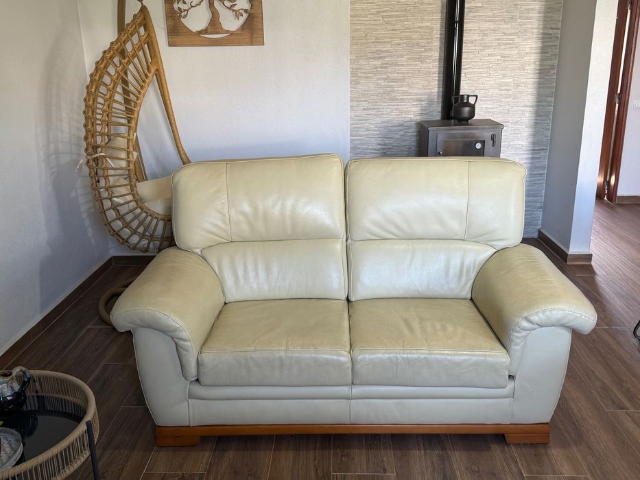Sofás em pele genuina