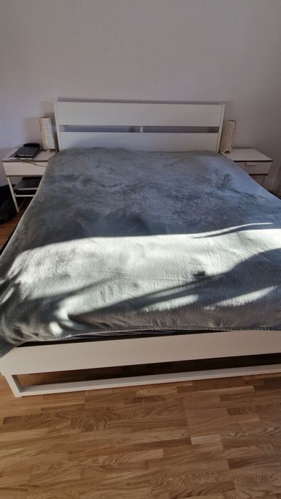 Łóżko Ikea Trysil 160×200 z nocnymi stolikami