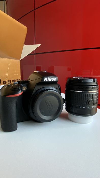 Nowy Nikon D3500 lustrzanka z obiektywem AF-P DX 18-55 .