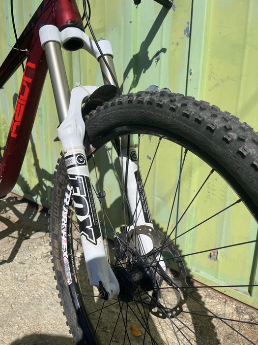 Bicicleta enduro Giant Reign 2012