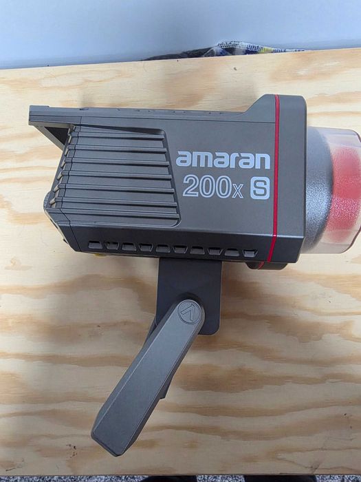 Amaran 200x S — Luz LED de Vídeo Bicolor