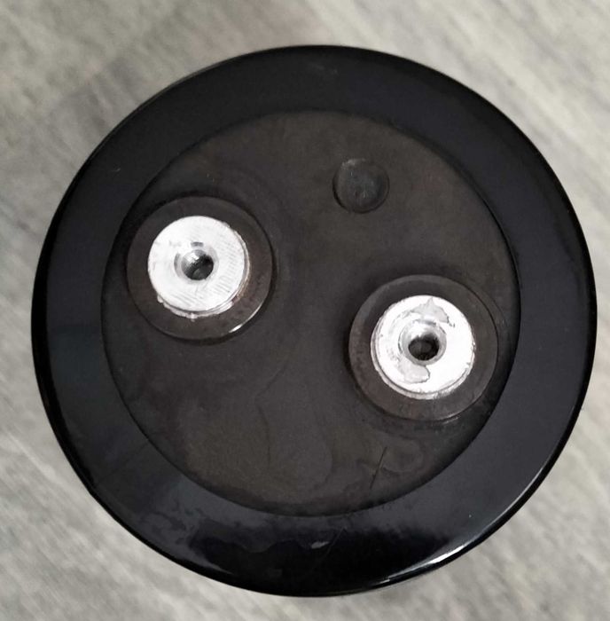 kondensator 4700uF 450V