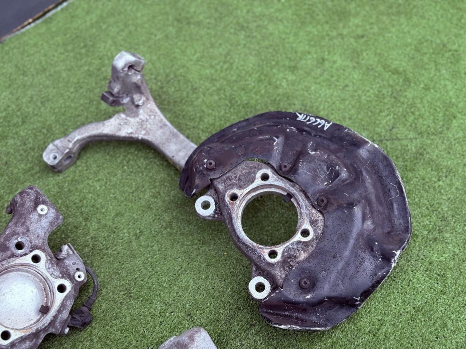 Цапфа передня задня поворотний кулак Ауді А6 С6 Audi A6 C6 розборка