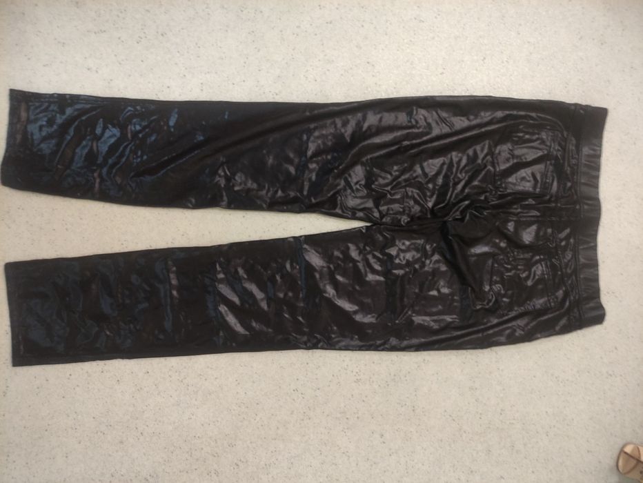 Виниловые штаны брюки