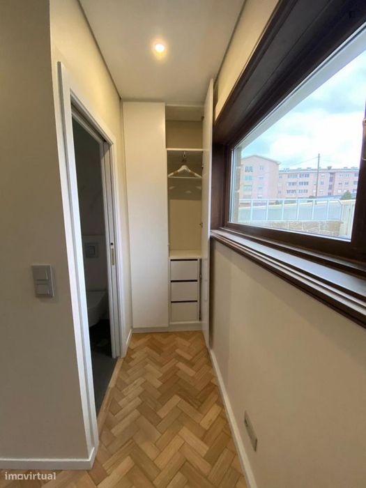 Quarto - localizado em Bonfim Porto