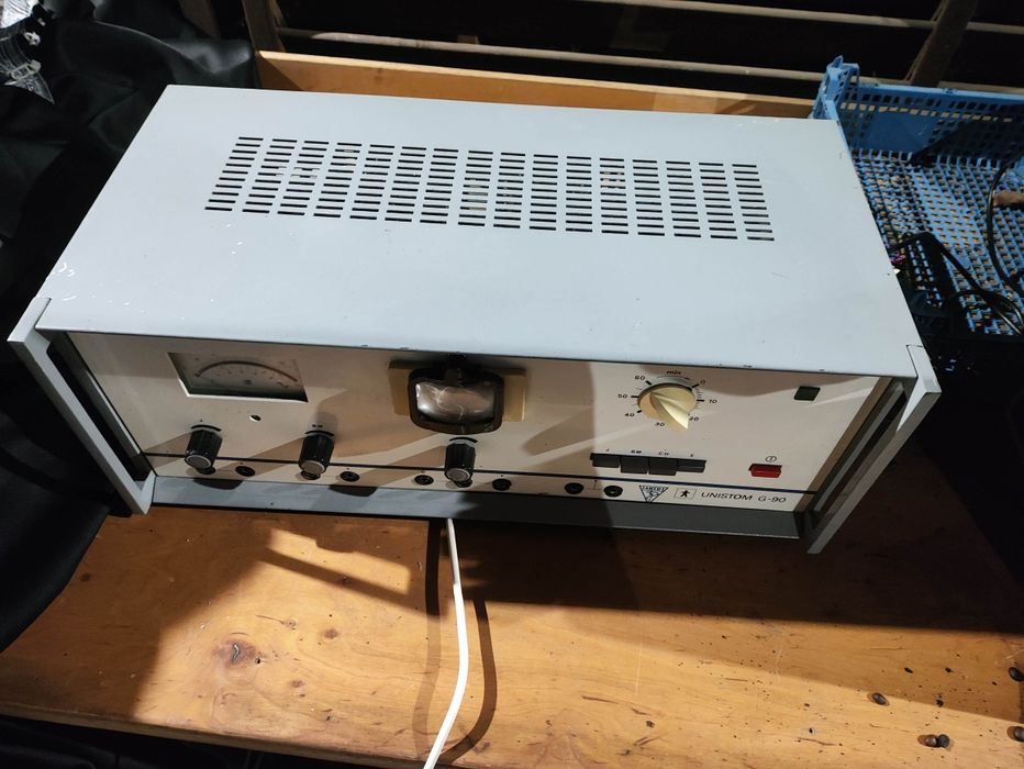 Zasilacz famed unistom g90