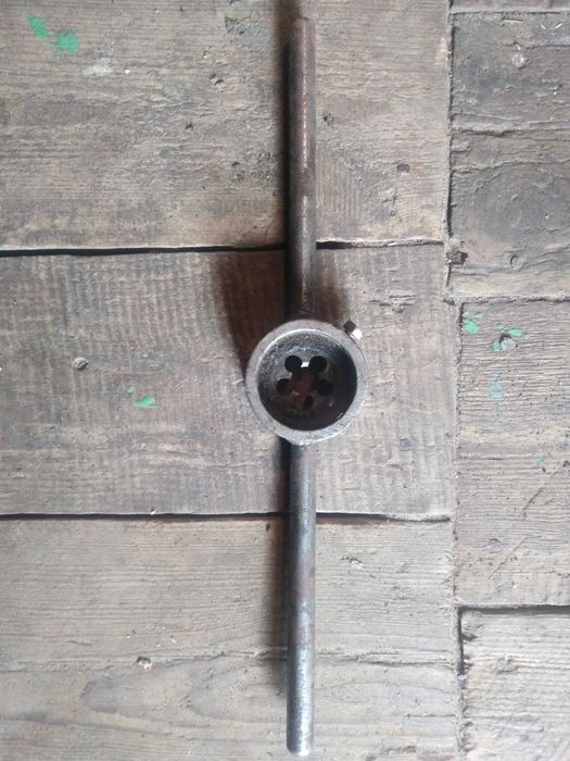 Плашка метчик резьба