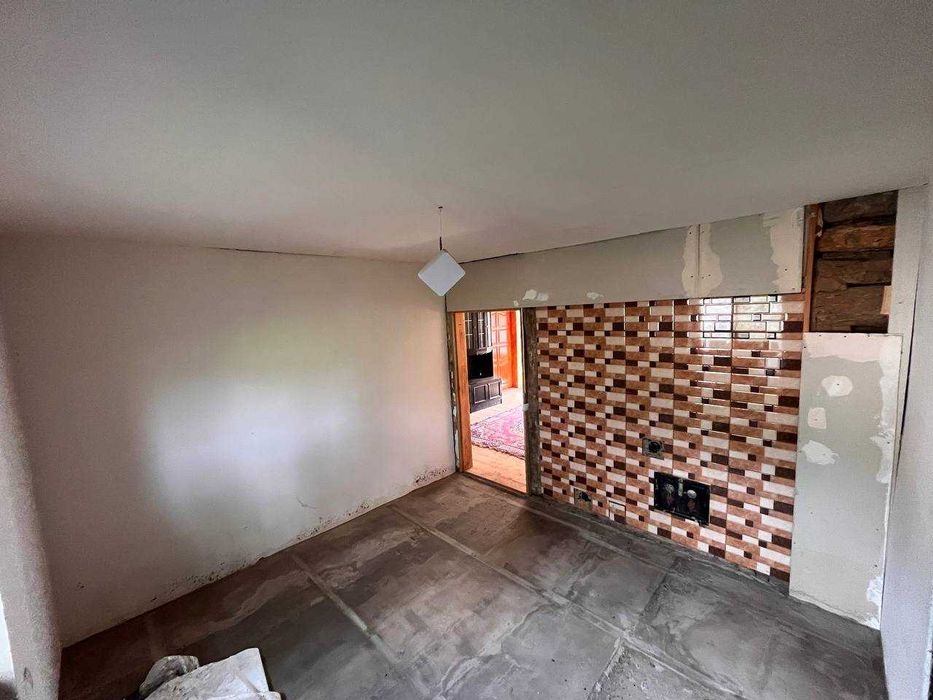 Продам будинок у затишному місці з власним садом