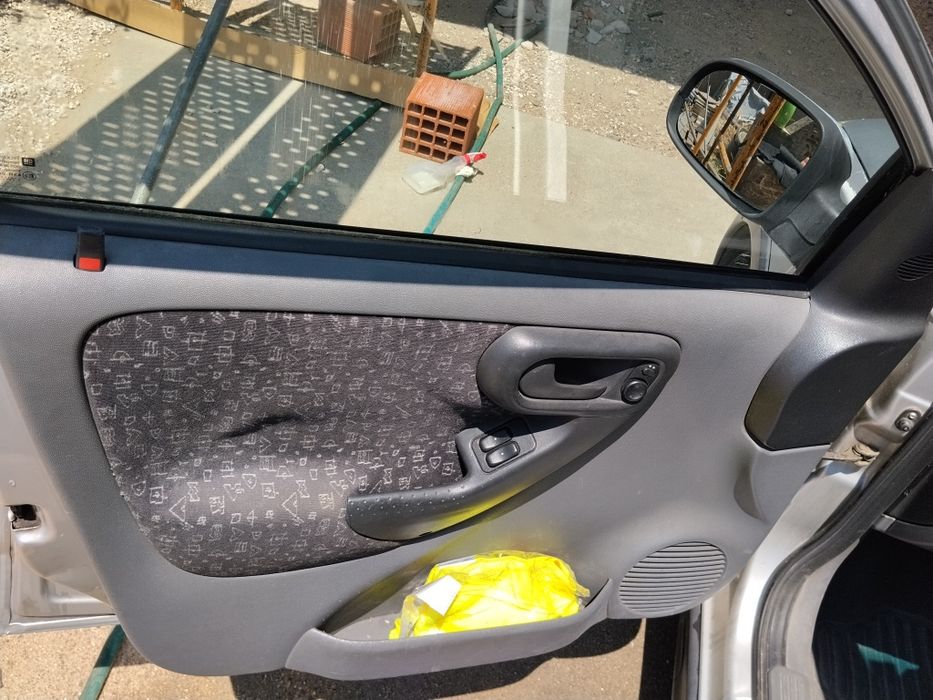 Carro Opel Corsa 1.2