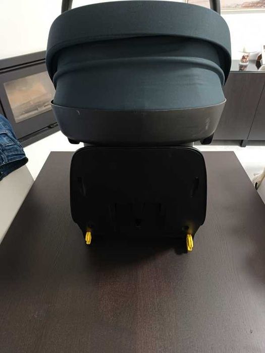 Maxi Cosi Pebble 360 com Isofix