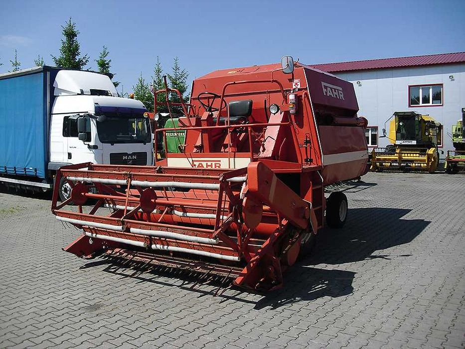 Зерноуборочный комбайн Deutz-Fahr M750