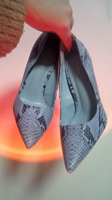 Туфлі у зміїний принт DeeZee
