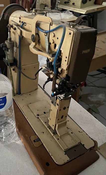 Máquina de Costura Industrial PFAFF de Coluna – linha 10 e 20