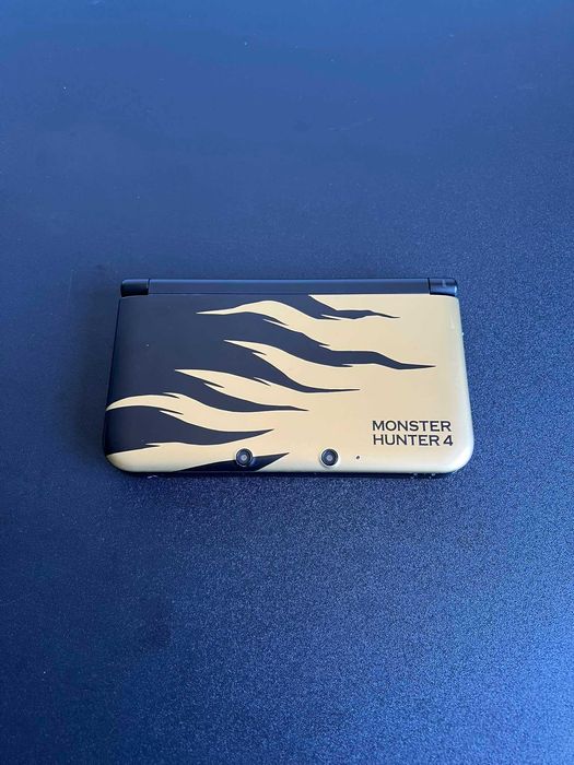 Nintendo 3DS XL Monster Hunter 4 Rajang Gold com 100+ Jogos