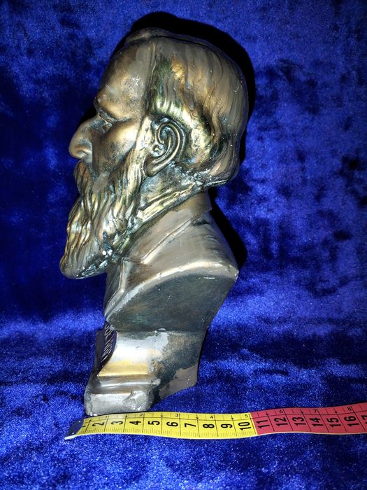 Busto Guerra Junqueiro