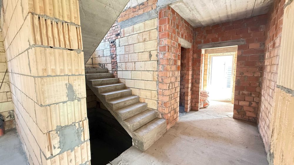 Продаю 2х пов. будинок 150м2 в місті Києві (5 соток ділянка)