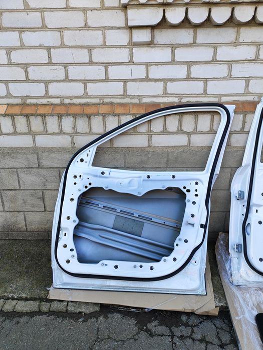 Продам двері jeep cherokee kl 2022 року...