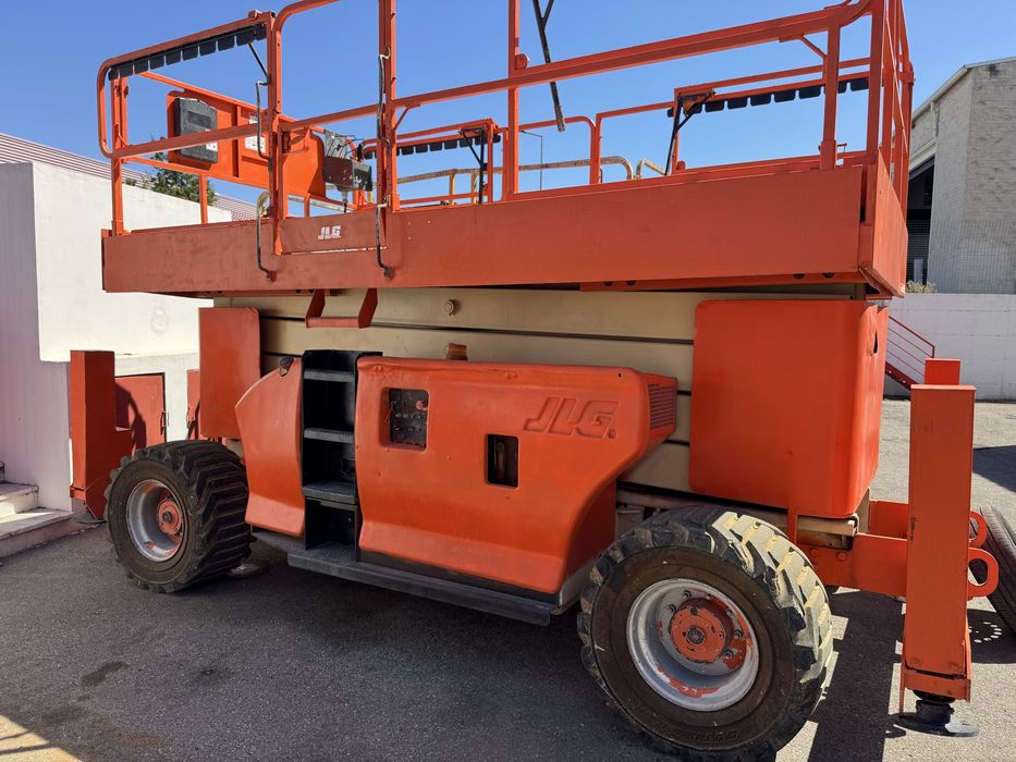 Plataforma elevatoria Diesel JLG 4394RT  Tesoura 15mt