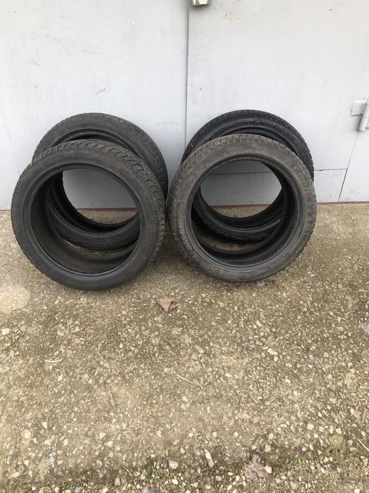 Автошини зимові  R 17