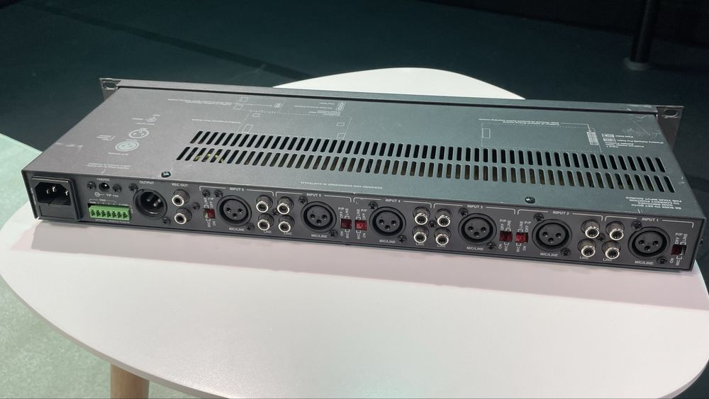 Australian Monitor MX61