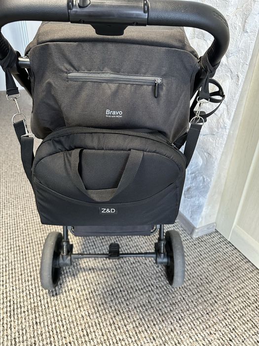 Прогулочна коляска