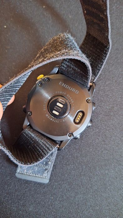 Garmin Enduro Solar Titânio