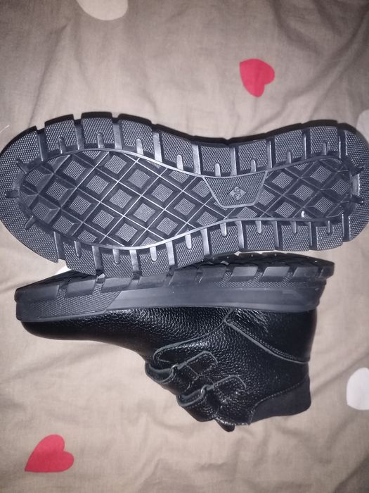 Детские ботинки новые .