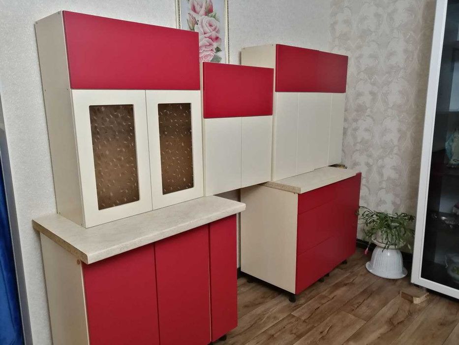 Кухонні меблі для будинку