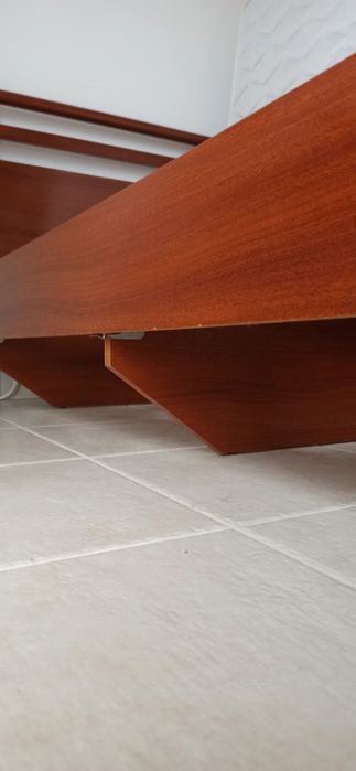 Cama de solteiro+Estrado+Colchão+Mesa cabeceira
Apenas aqueles pequenos "toques" que se vê nas fotos.
Sem entrega e preço não negociável.