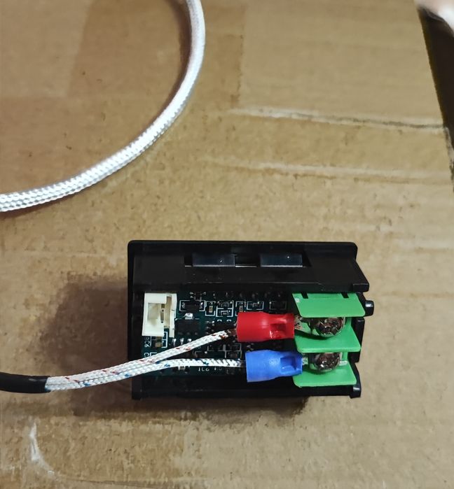 Датчик температури з екраном