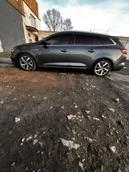 меган 4 повністю обслужений на гарній комплектаціі