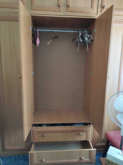 Продам шафу з антрисолями.