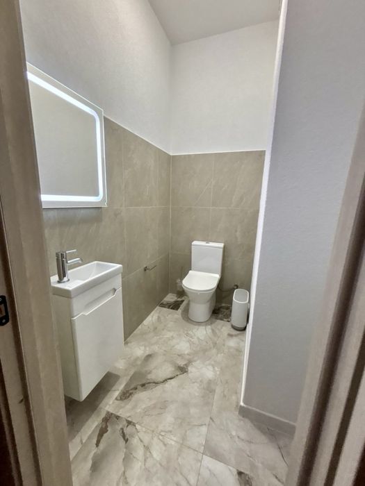 Здається Сучасний котедж в центрі Трускавця