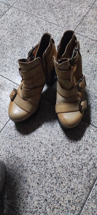 Botins em ótimo estado