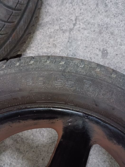 Vários jogos de jantes usadas