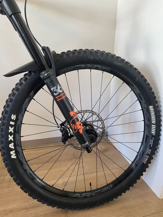 Diamondback Mission 2C Carbon 14,7 kg | FOX 36 + Float X2 | SRAM X01 Eagle