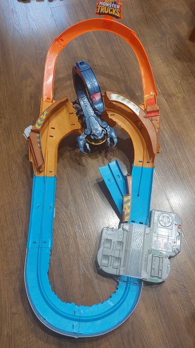 Tor samochodowy Monster Trucks Hot Wheels GNB05