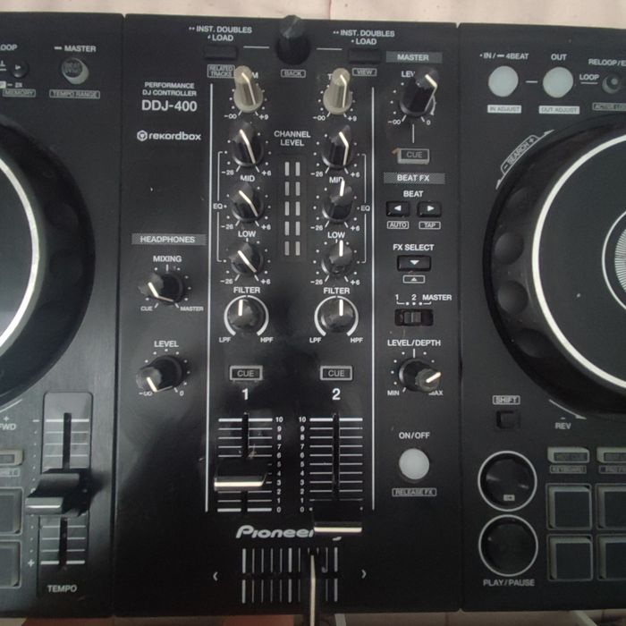 Vendo Mesa de DJ Pioneer