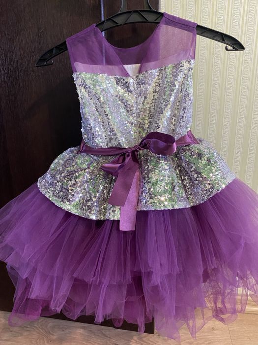 Сукня на дівчинку