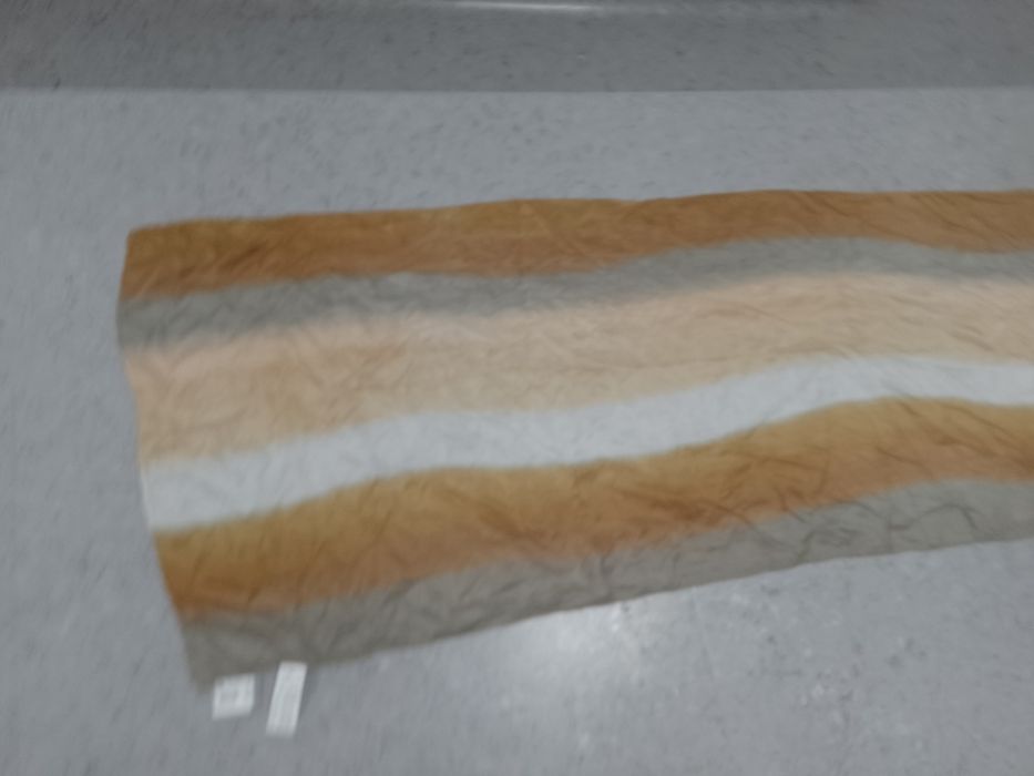 Sprzedam  damski szal-apaszkę długość 170 cm.