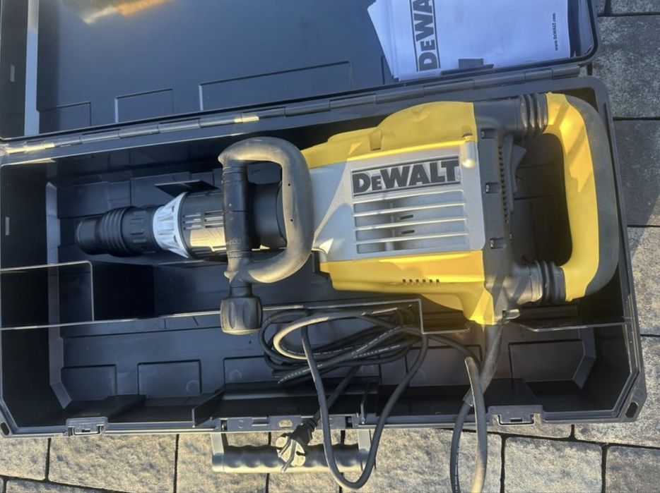 Wypożyczalnia sprzętów młot nagrzewnica osuszacz aerator wertykulator