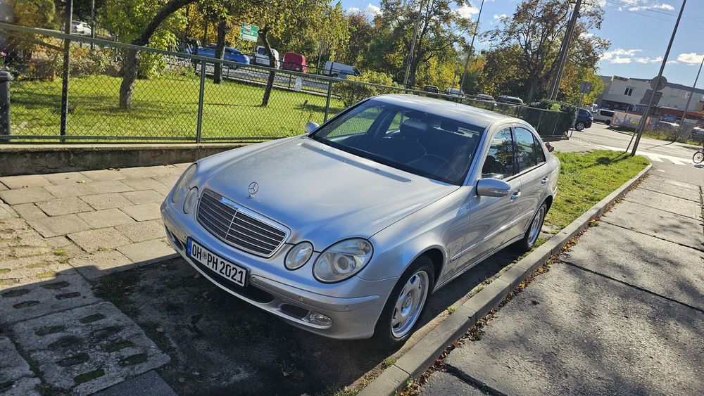 Mercedes-Benz Klasa E z Gwarancją**Automat*Hak*PDC*2x Alu *Bez rdzy *Polecam