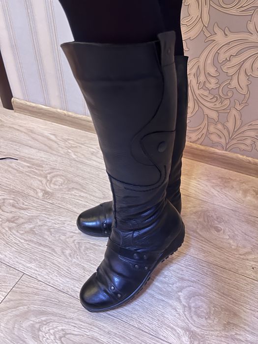 Зимние кожанные сапоги