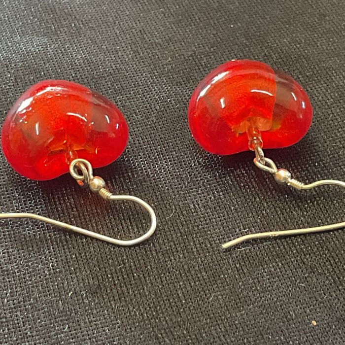 Brincos tema coração em vidro 4,5 cm