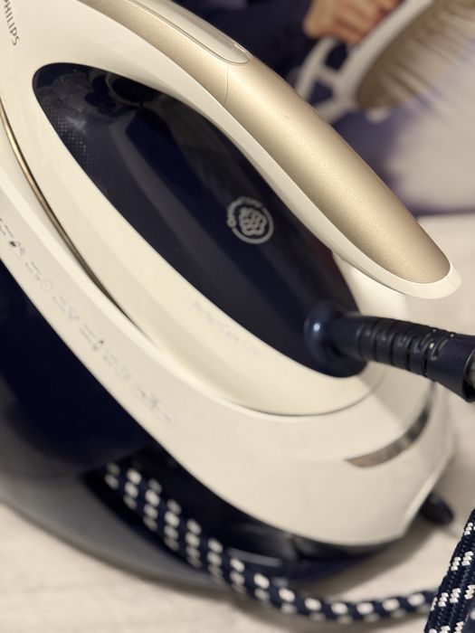 Парова праска Philips PerfectCare Elite