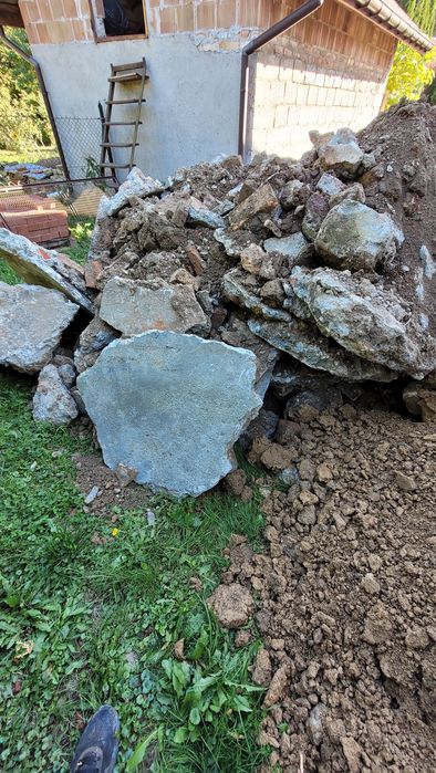 Gruz betonowy..z przydomowej starej wylewki