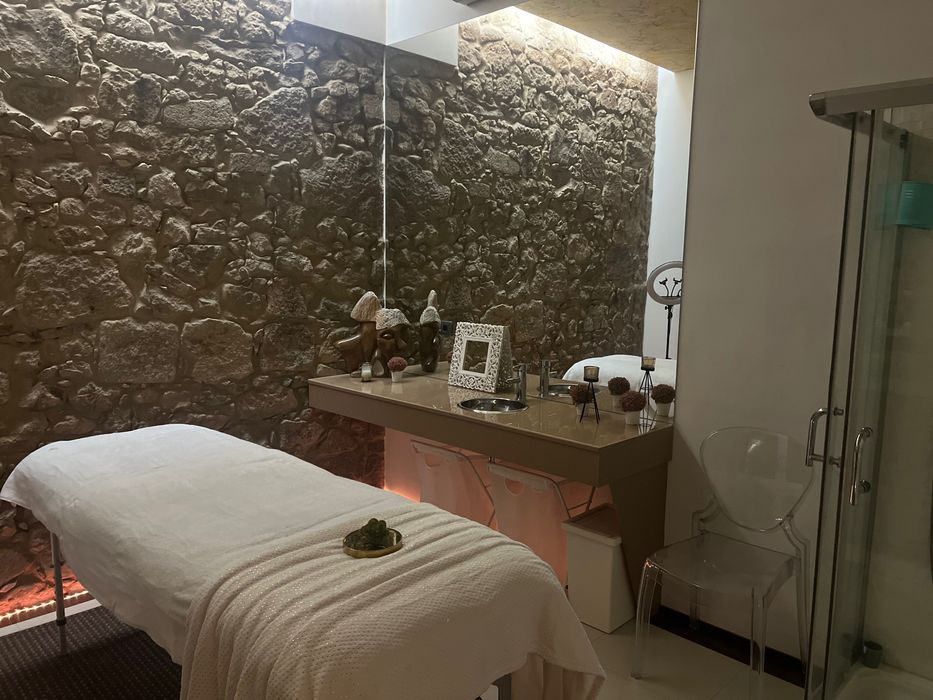 Massagem relaxante corpo inteiro em spa