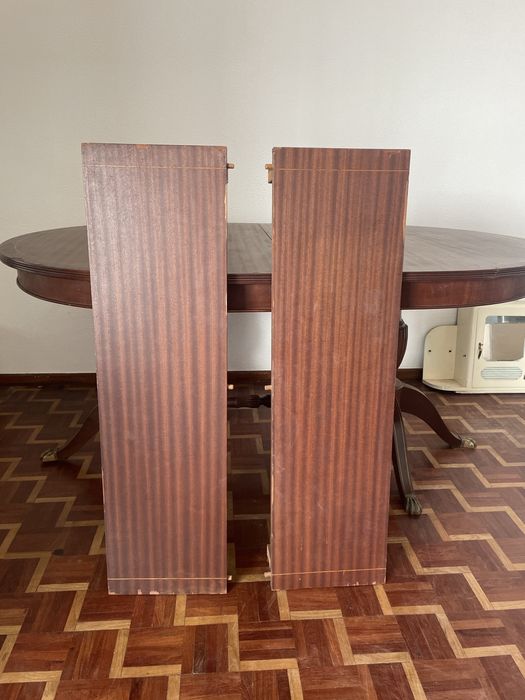 Mesa oval de sala de jantar