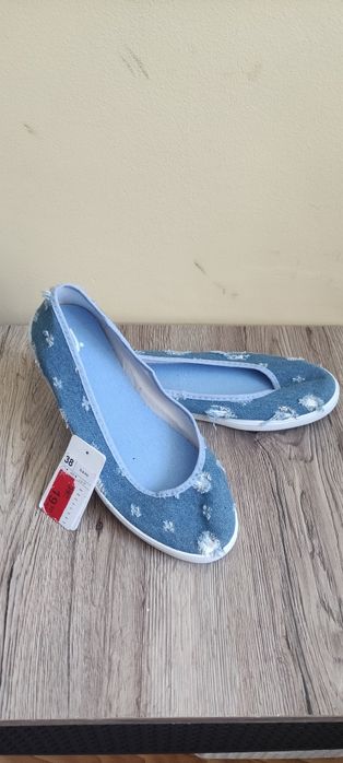 Nowe- Super wygodne tenisówki jens.