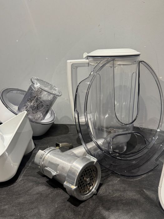 Продам кухонний комбайн стан нового